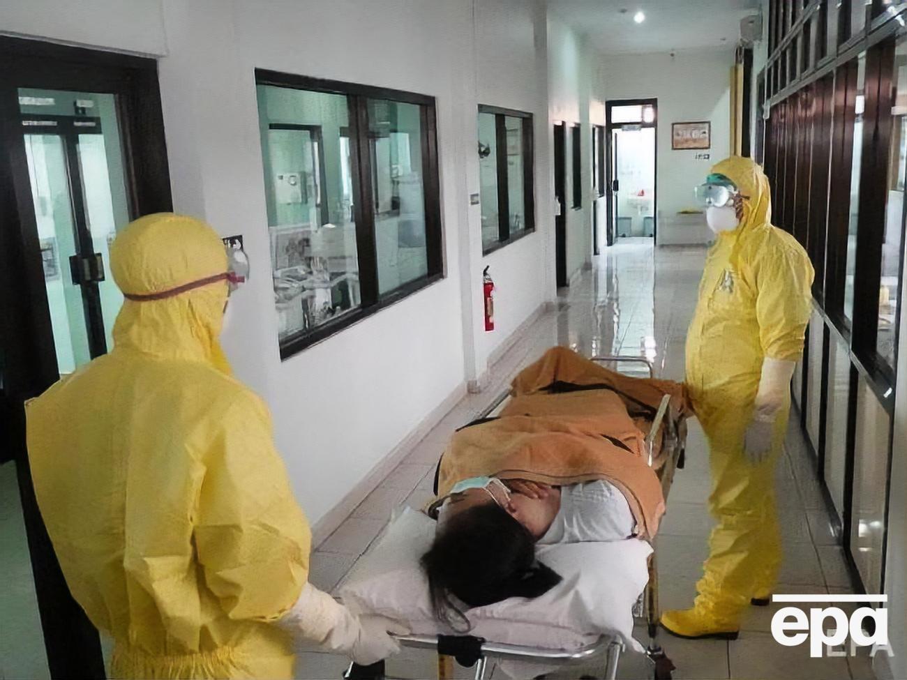 От нового вируса умерло более тысячи человек