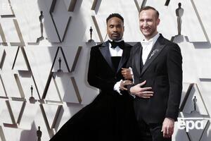 Билли Портер и Адам Смит в феврале 2020 года отмечали третью годовщину брака