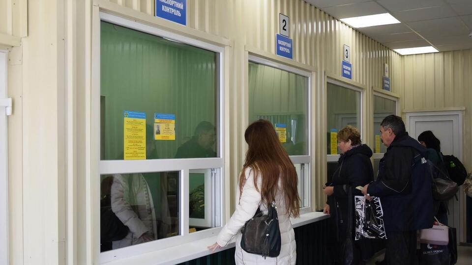 В 2019 году через админграницу с Крымом не пропустили 1300 граждан