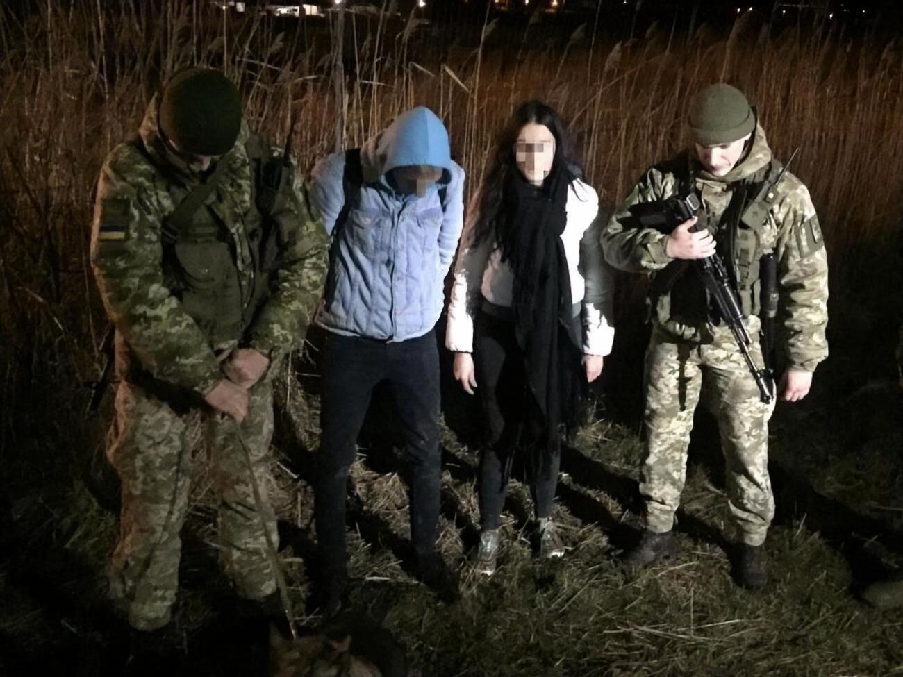 Пару задержали пограничники