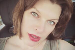 Йовович: Я могла бы остаться так навсегда! Лежа в пижаме целый день, кормя малышку!