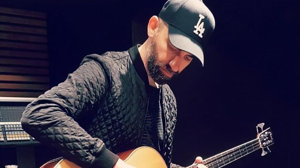 Machete: Все эти переходы, перевалы, горы, реки, протоки – все настоящее и находится в разных местах Алтая. Слова и музыка – тоже настоящие