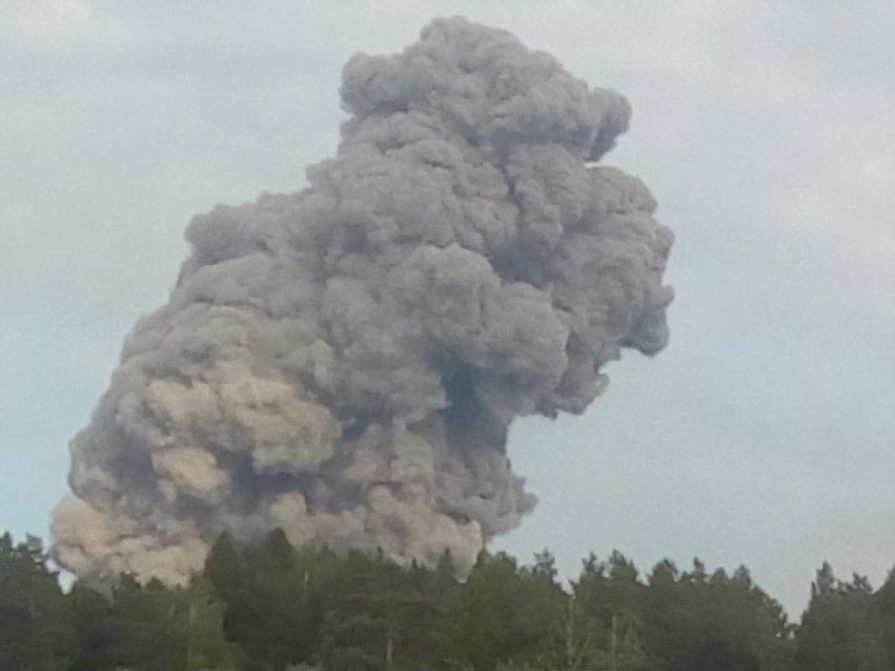 В росСМИ частота упоминания "хлопка" растет, в то время как "взрыва" &ndash; идет на спад