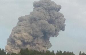 В росСМИ частота упоминания "хлопка" растет, в то время как "взрыва" – идет на спад