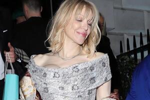 Легенда гранжа долгие годы была алкозависимой