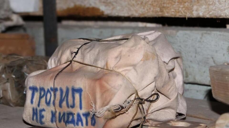 Зараз на місці події працюють поліцейські та рятувальники