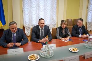 Єрмак провів зустріч із послами