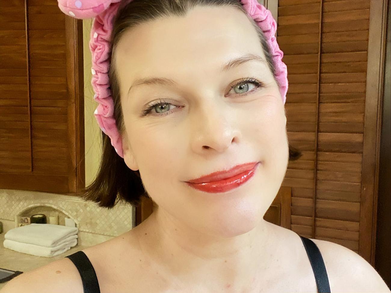 Йовович рассказала, как провела день со своей средней дочерью