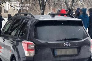По автомобилю стреляли трижды