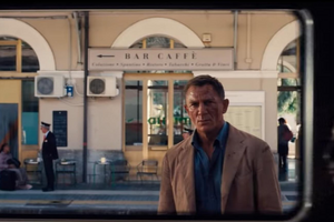 Дэниел Крейг исполняет главную роль