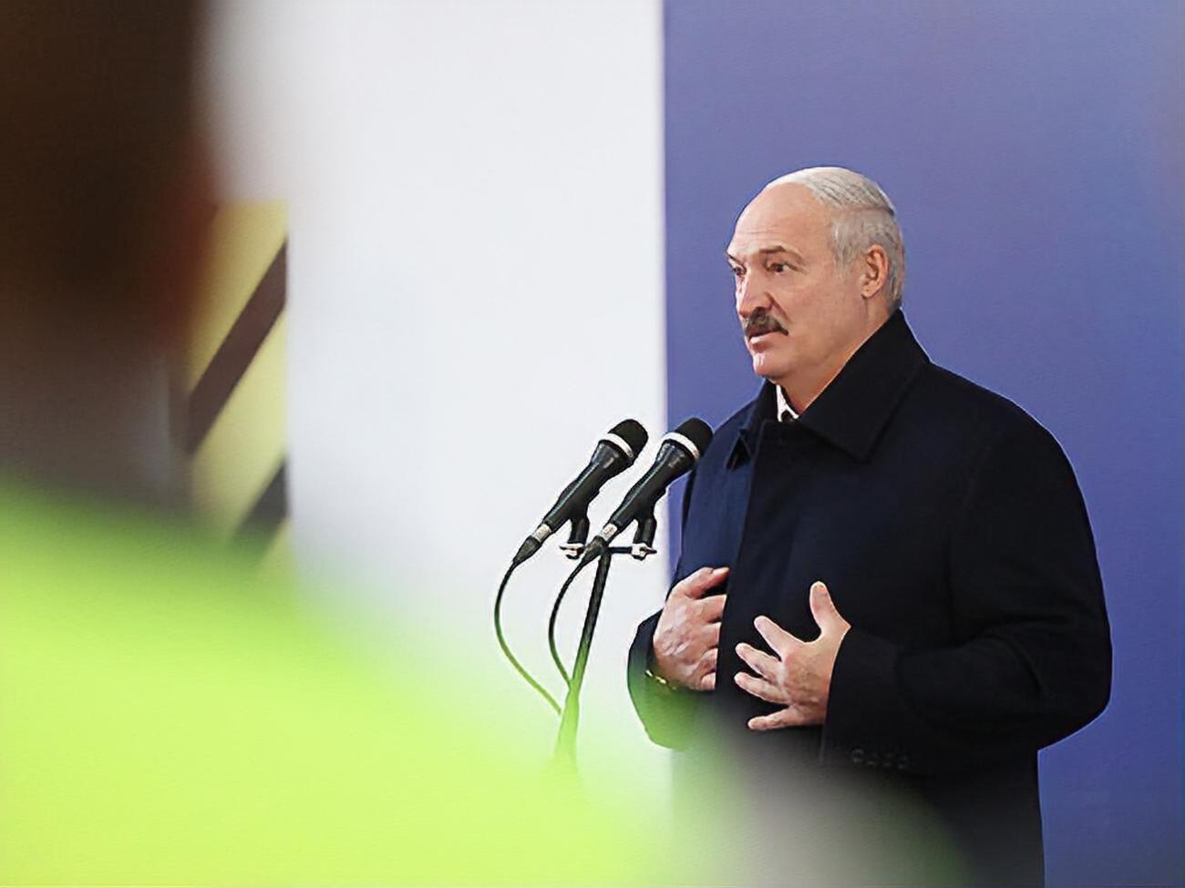 Лукашенко о БелАЭС: Россияне&nbsp;сорвали сроки, а там огромные штрафные санкции