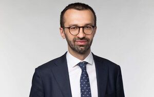 Если ты хочешь провести секретную встречу с Патрушевым, то вряд ли будешь возвращаться домой из Омана его бортом