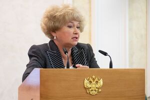 Нарусова считает, что происходит "принуждение к голосованию"