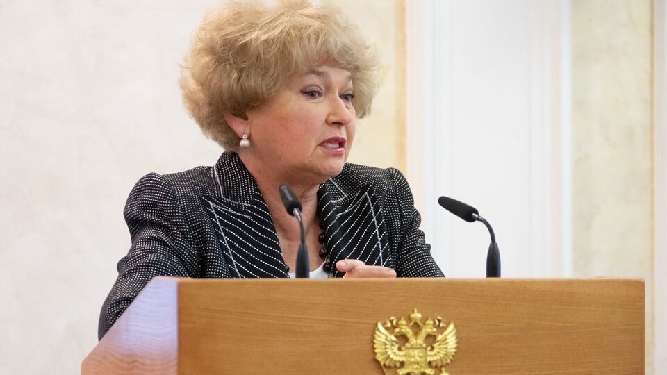 Нарусова считает, что происходит "принуждение к голосованию"