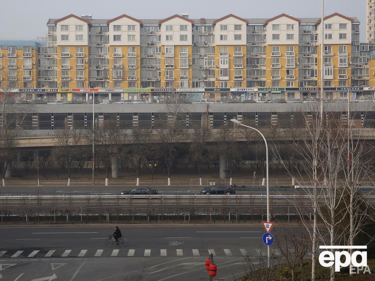 Вулиці багатьох китайських міст спорожніли через карантин