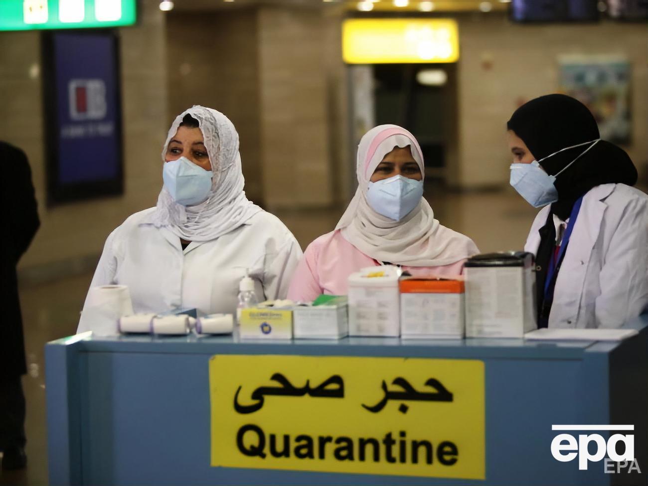 В каирском аэропорту приняли меры по выявлению пассажиров, зараженных коронавирусом