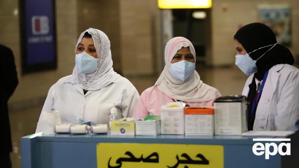 У Каїрському аеропорту вжили заходів для виявлення пасажирів, заражених коронавірусом