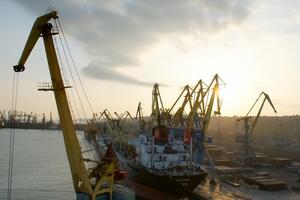 Перевалка грузов в морских портах побила рекорд