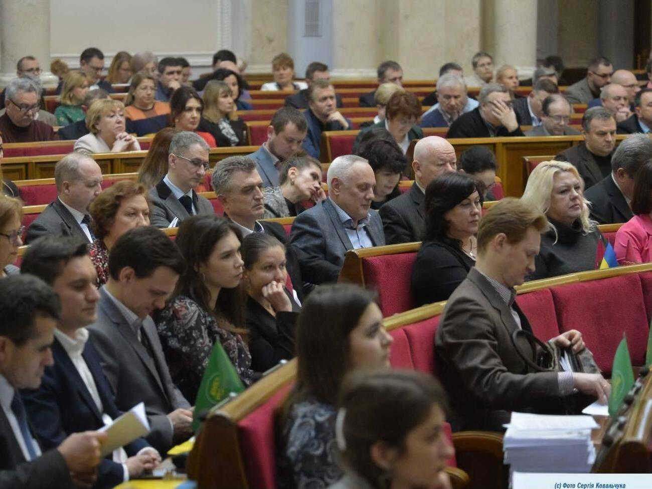 Рада заслушает доклад Кабмина вместо часа вопросов к правительству