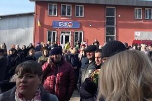 У Яворівській районній державній адміністрації закликали людей припинити паніку