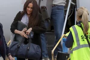 Мєган Маркл и принц Гарри прилетели в Канаду коммерческим рейсом