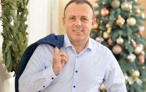 Господин Холодницкий, не хотите поделиться со следствием наработками по УАФ? А то мы народу про вас такое расскажем, что у ваших рыбок уши завянут