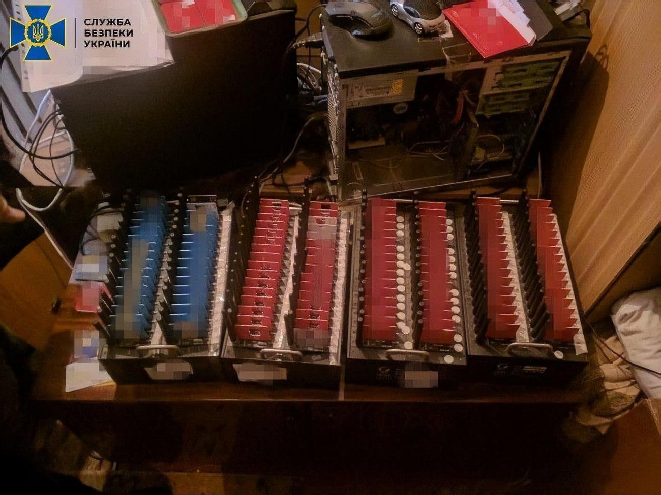 Во время обысков&nbsp;правоохранители изъяли компьютерную технику и специальное оборудование&nbsp;