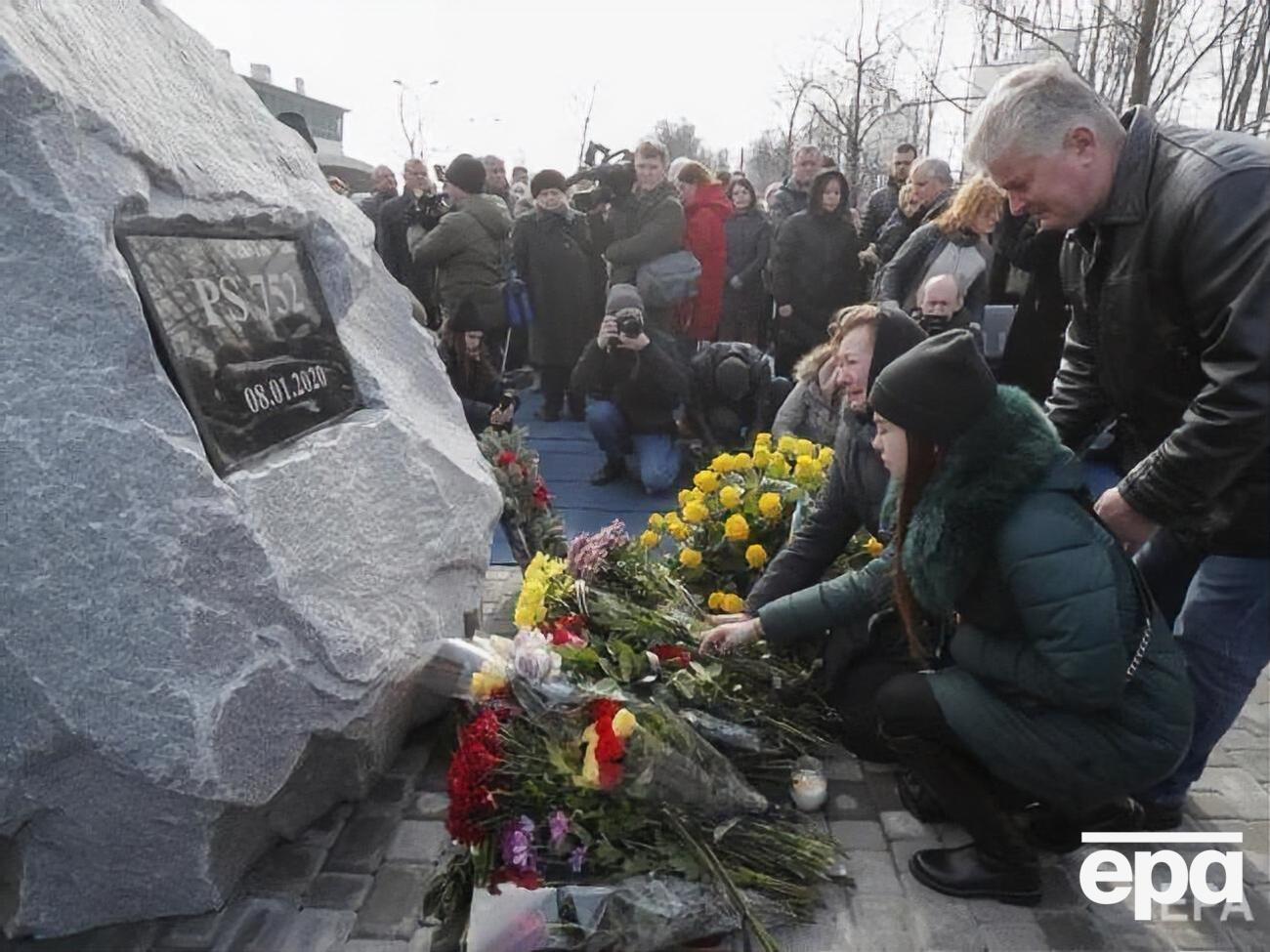 У церемонії взяли участь родичі загиблих українців