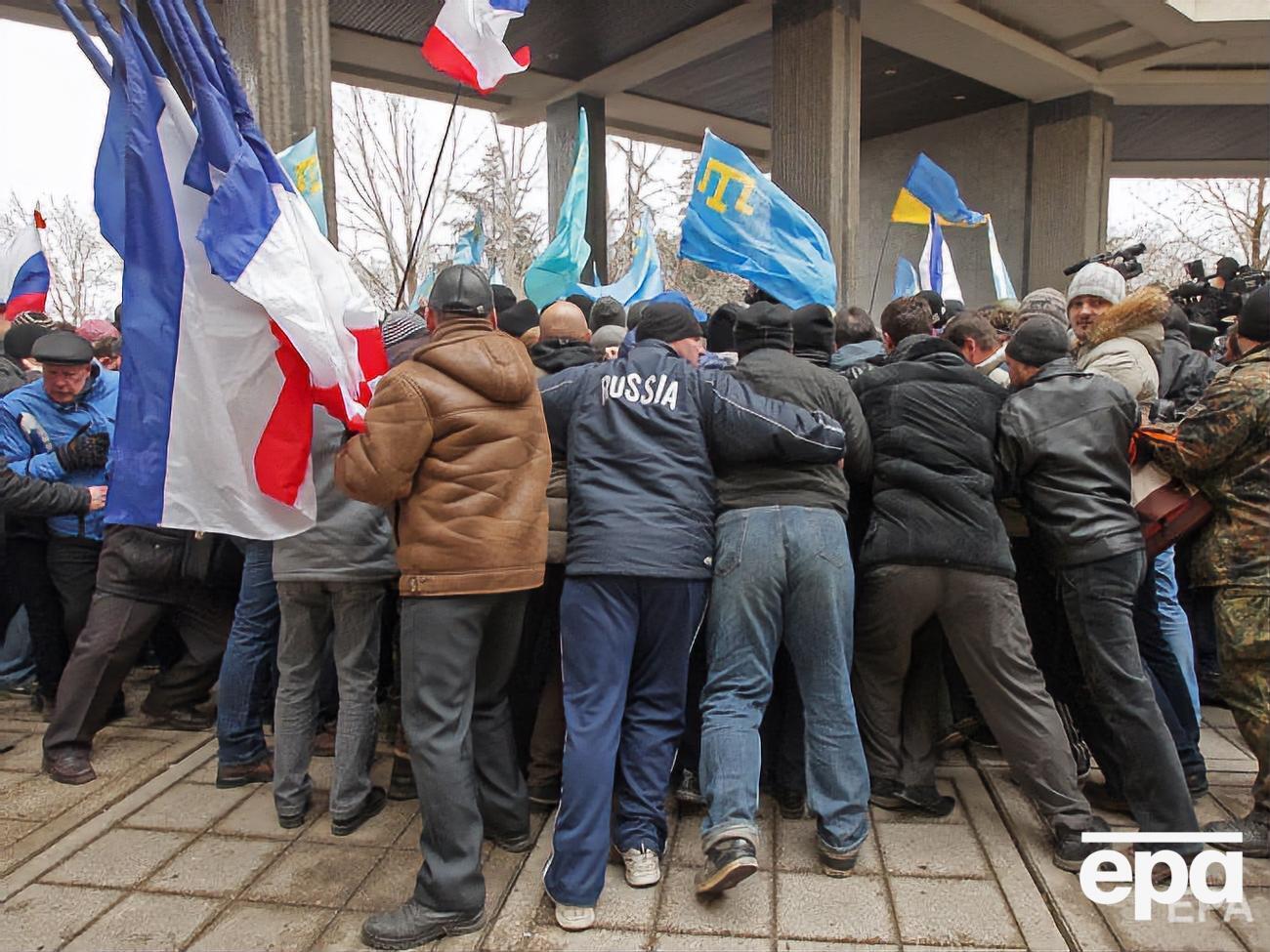 26 февраля 2014 года в Симферополе произошли столкновения пророссийски настроенных митингующих с участниками акции за единство Украины