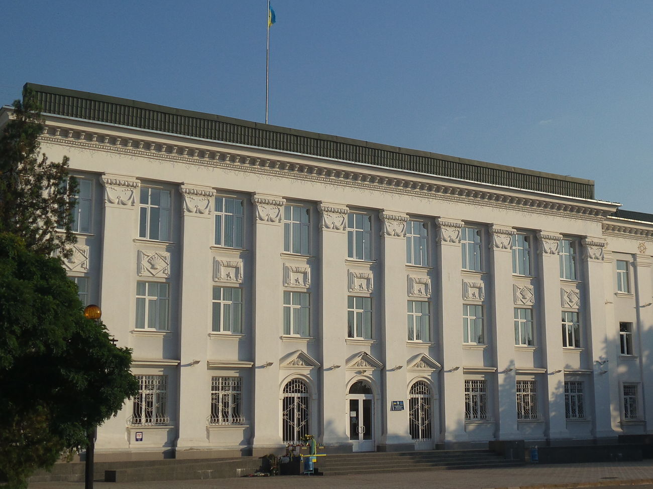 Возле Северодонецкого горсовета произошла драка