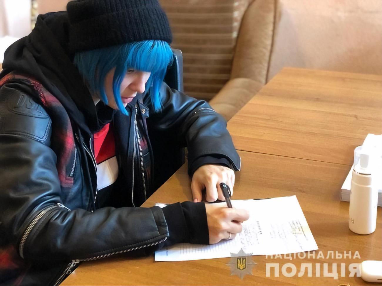 С помощью полиции Maruv удалось вернуть свои вещи