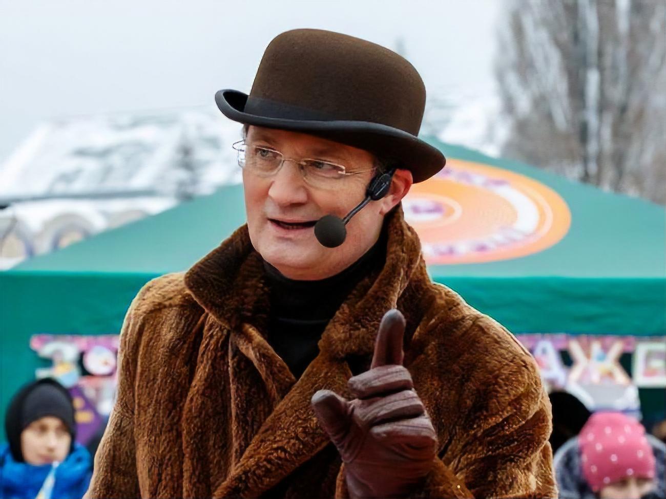 Кондратюк: Когда больной на голову глава твоего государства ведет войну с некогда дружественной страной, жертвами которой стали уже 13 тысяч человек, а ты ни гу-гу, ты выглядишь как дерьмо. И ноль как человек