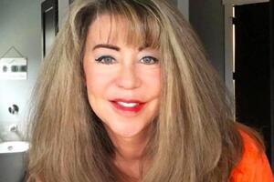 Сандерс, по словам ее бывшего мужа, совершила покушение на него