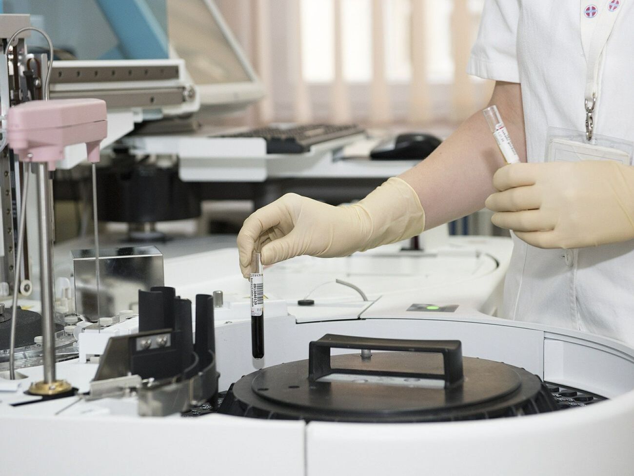 Япония протестирует лекарство от ВИЧ в качестве препарата для борьбы с коронавирусом