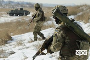 Унаслідок обстрілів один український військовий загинув, ще п'ятеро постраждали