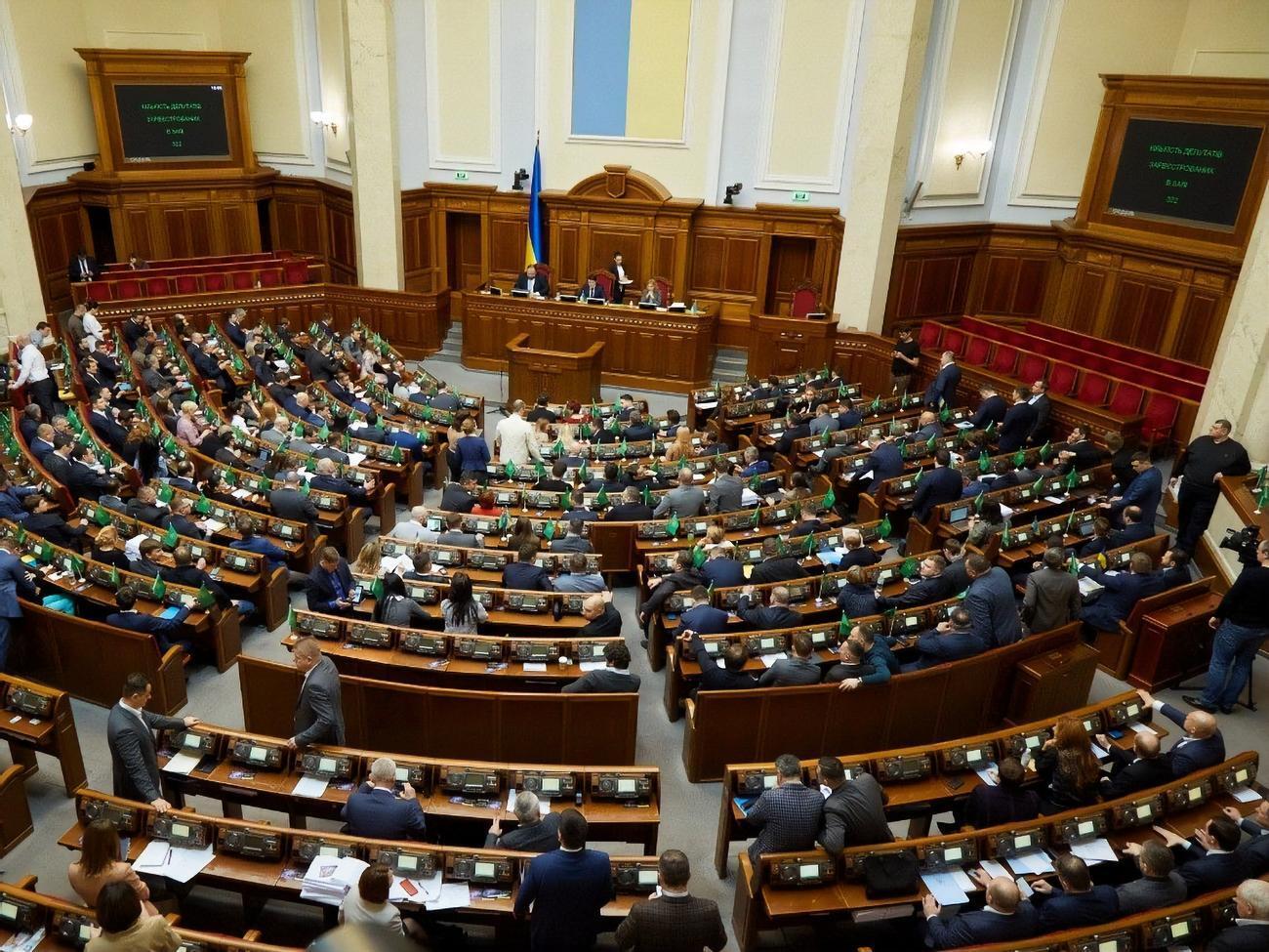 Парламентарі продовжать розглядати поправки до законопроєкту про ринок землі на наступному пленарному засіданні