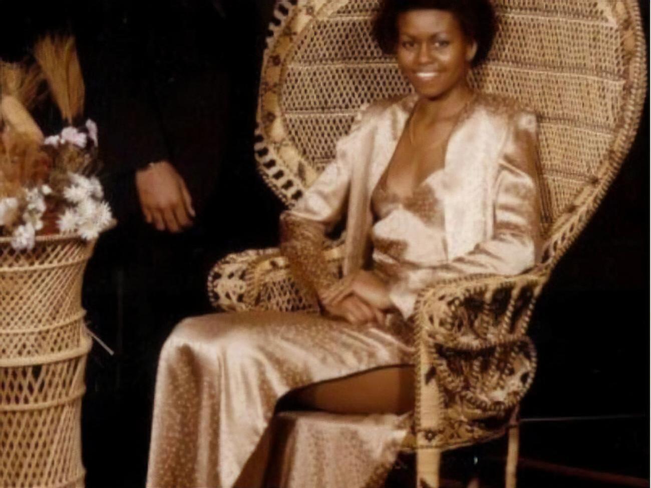 Мішель Обама показала сукню, у якій була на своєму шкільному випускному