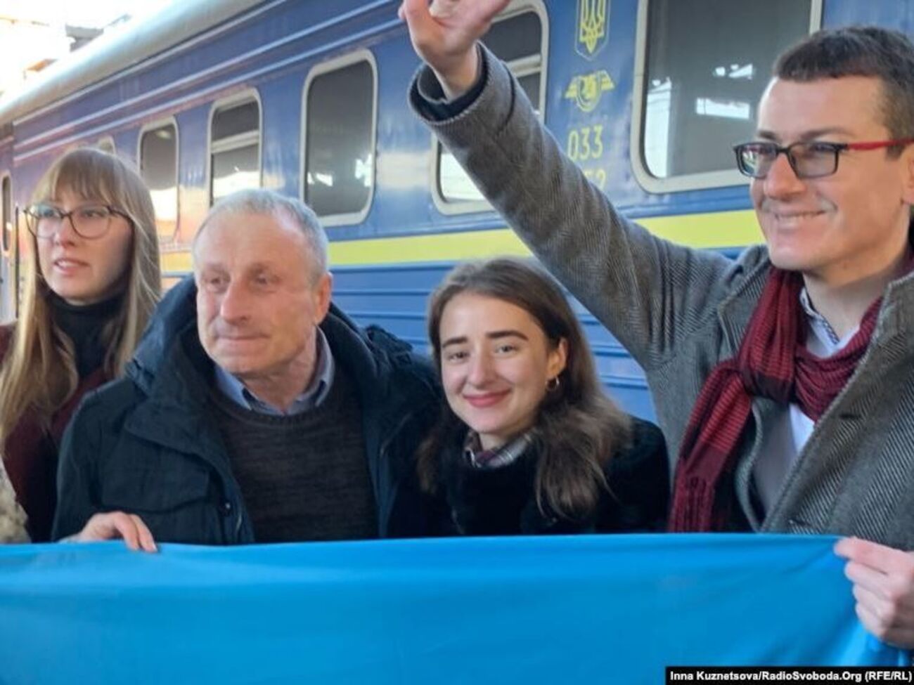 Семена приїхав на материкову Україну