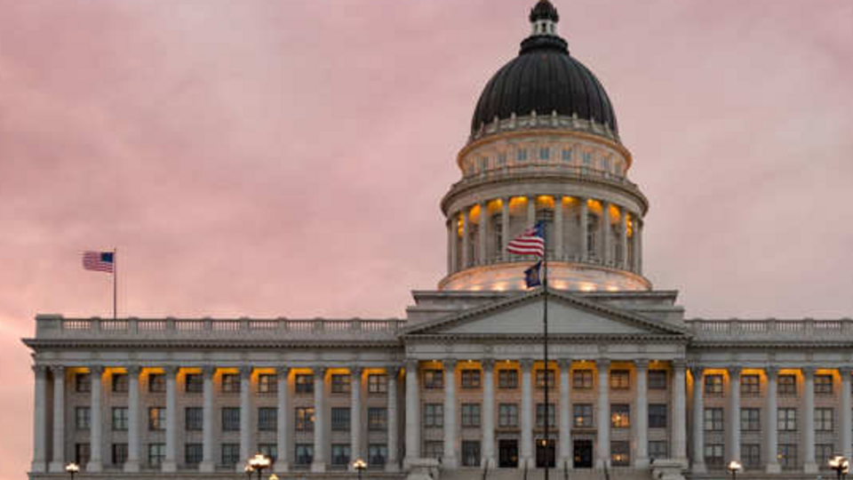 В Сенате Юты одобрили законопроект о декриминализации многоженства