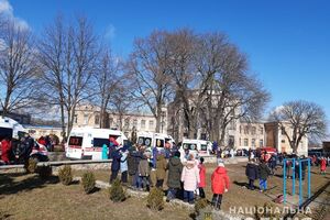 Учебный процесс на сегодня приостановлен, сообщили в полиции