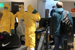 Після огляду на борт допустили 73 людей, уточнили в українському МОЗ