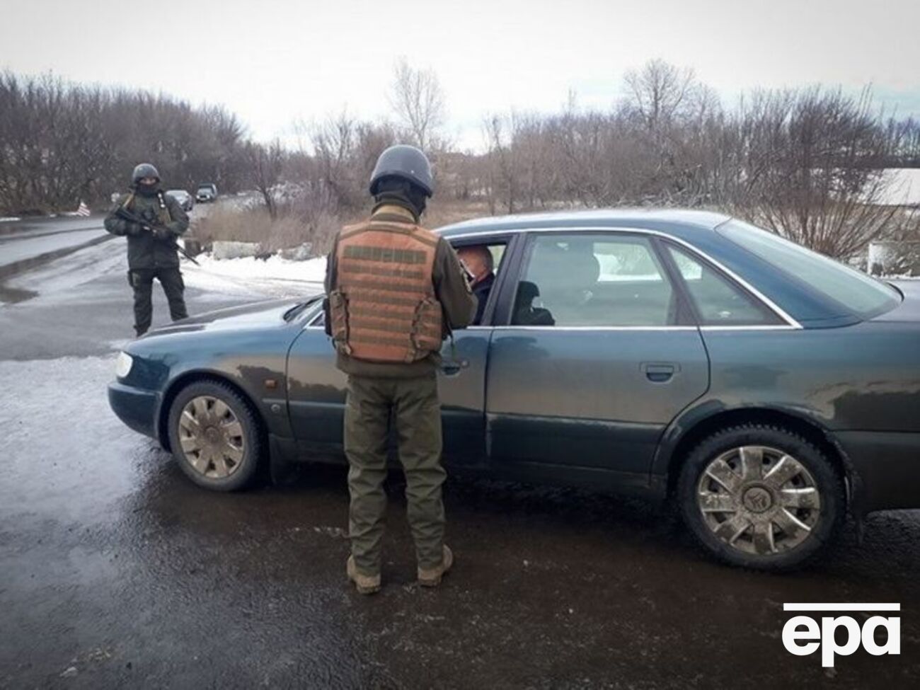Бойовика доправили в поліцію