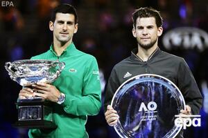 Джокович (ліворуч) переграв австрійця Домініка Тіма