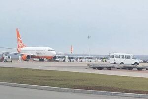 Після дозаправлення в "Борисполі" літак вирушить до Харкова