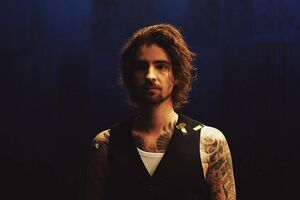 Dantes: В ролике показаны и репетиции у меня в гараже, и вообще весь путь, который мы проделали с командой!