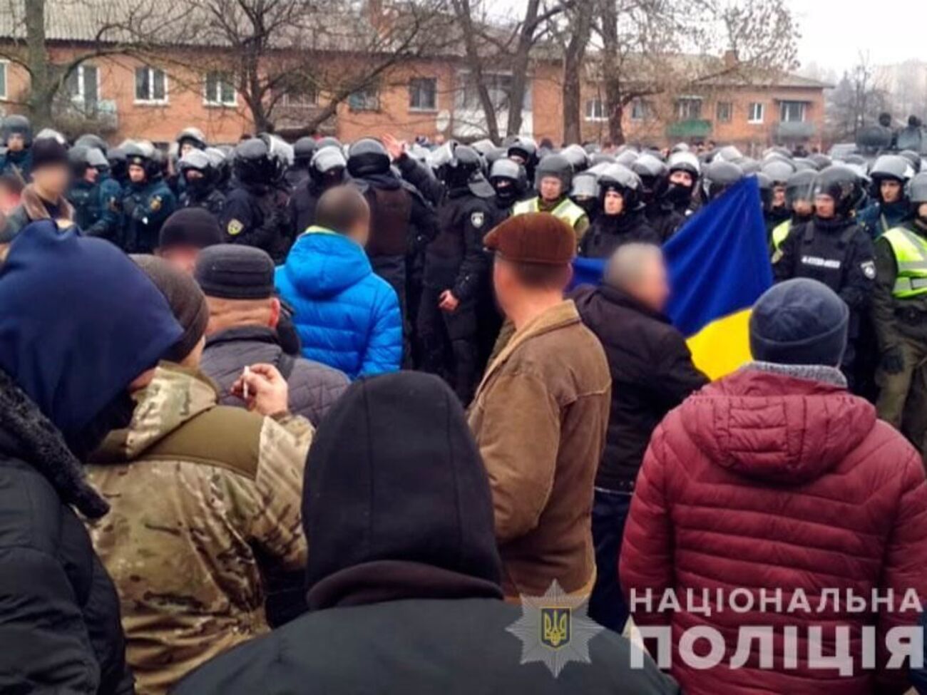 Полицейские задержали более 10 человек