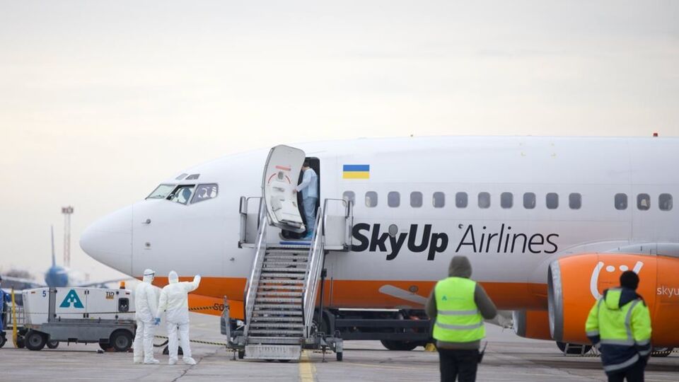 Літак скерували на санітарну стоянку, повідомили в МОЗ