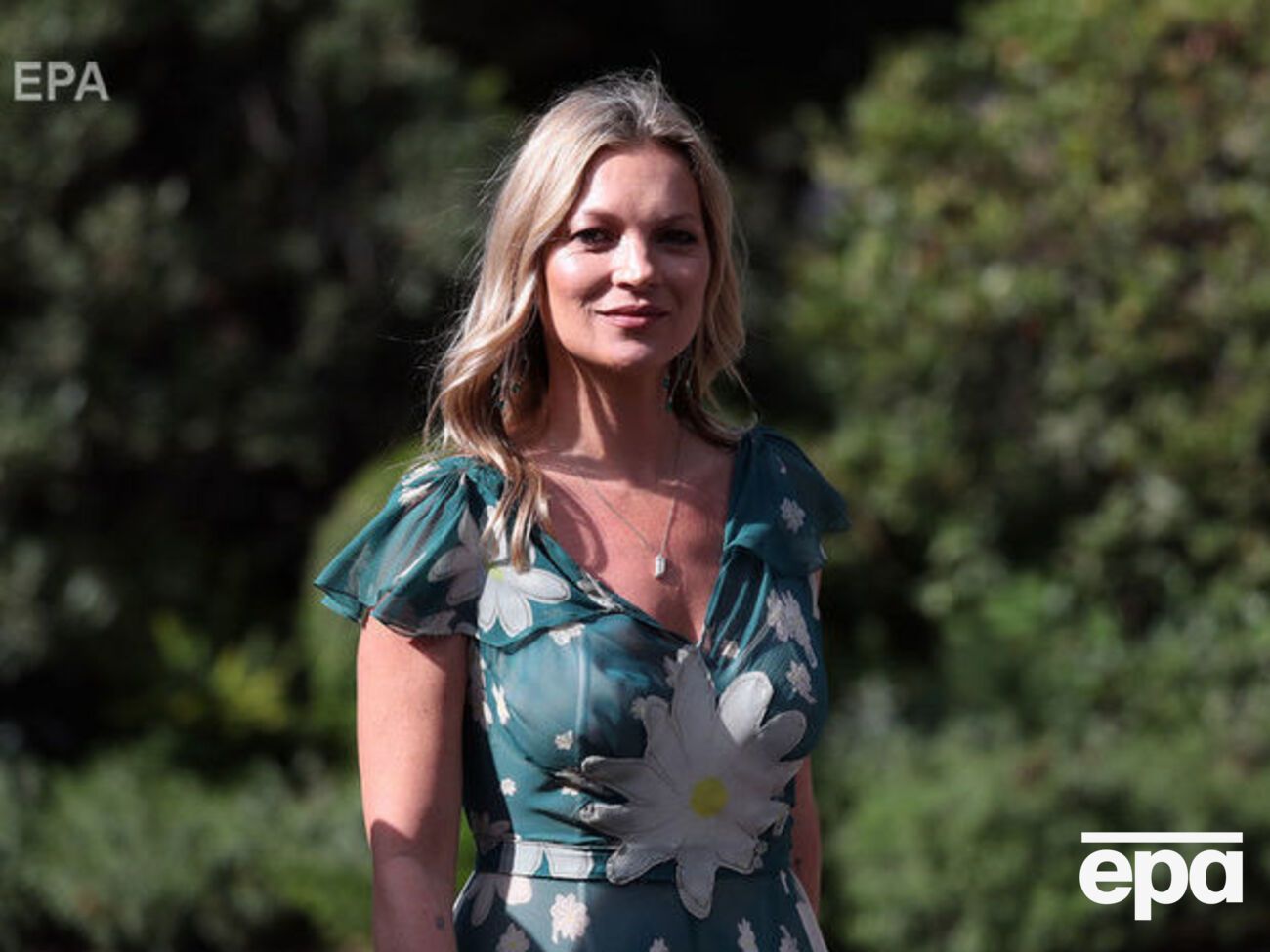 Мосс в описании к фото назвали иконой и идолом