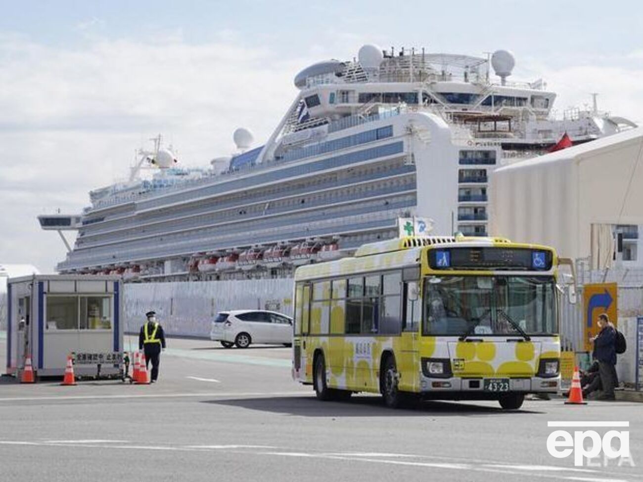 Станом на 19 лютого у 621 пасажира і членів екіпажу Diamond Princess був позитивний результат на вірус