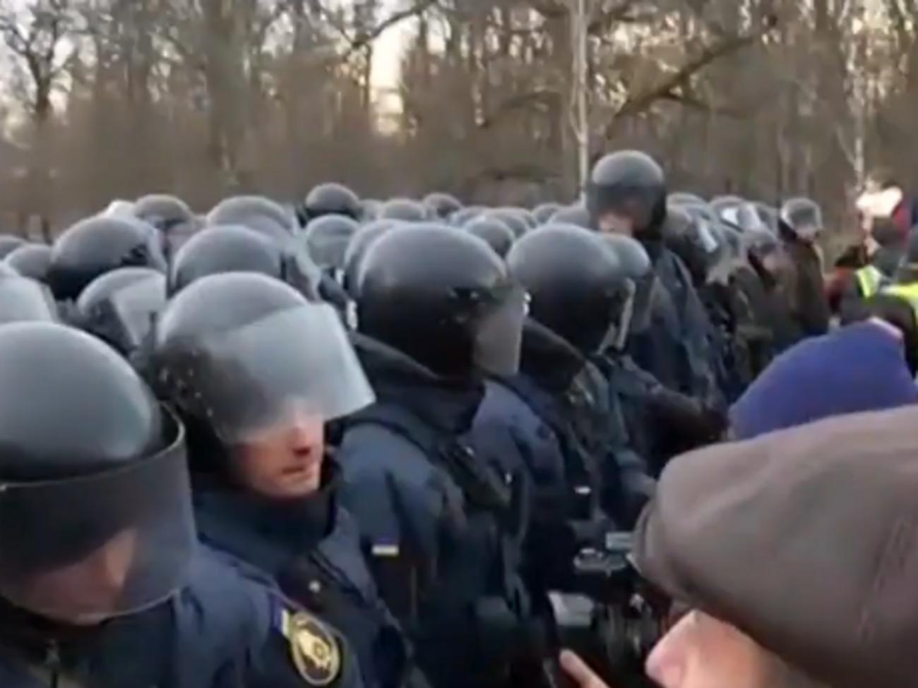 На акцію протесту прийшло кілька сотень людей